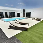 Pitaya - Luxury Escape * La Oliva
