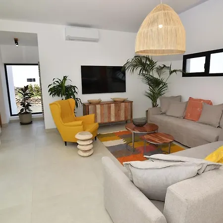 Pitaya - Luxury Escape * La Oliva